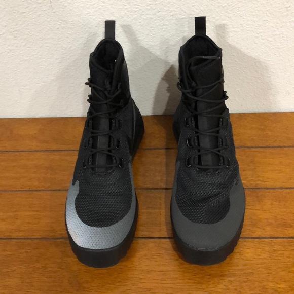 Men’s Nike Boots - Picture 2 of 6